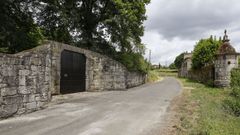 Entorno fluvial y patrimonio. El r�o Arenteiro protagoniza la naturaleza de Pi�or, que tambi�n cuenta con patrimonio como varios pazos. Uno es el de Vilari�o, frente a la vivienda de Iglesias