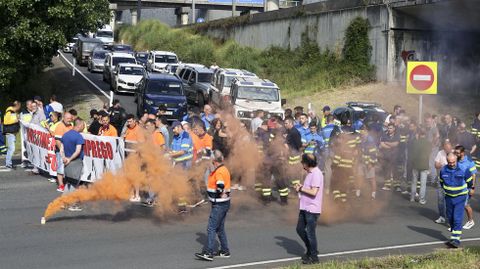 Manifestaci�n de los trabajadores de Navantia, en las inmediaciones del acceso a la autopista