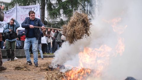 As� fue la tractorada en Oviedo convocada por URA, USAGA, COAG y ASAJA contra el acuerdo de libre comercio entre la Uni�n Europea y los pa�ses del Mercosur