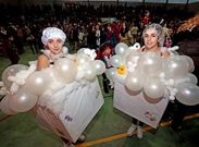 El primer premio de parejas de adultos en A Laracha fue para Ba�o de burbujas.