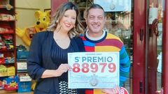 El estanco situado en el bajo nmero 10 de la calle msterdam de Oviedo, en la zona de Los Prados, ha vendido el tercer quinto premio del Sorteo Extraordinario de la Lotera de Navidad