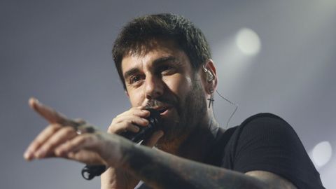 Melendi durante un concierto en A Corua.