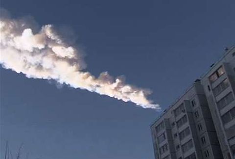 Desintegración del meteorito de Chelyábinsk que cayó en esa zona de Rusia en 2013