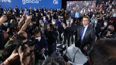 La c�pula del PPdeG salud� a Feijoo al grito de �presidente, presidente� y con un atronador aplauso