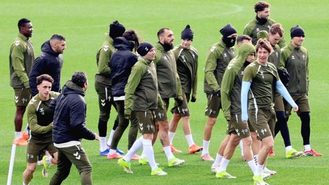 Futbolistas del Celta, en el entrenamiento de este viernes.