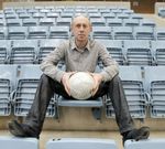 Santi Valladares encara su cuarta temporada al frente del Santiago Futsal. 