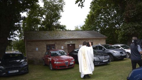 Bendición de coches en las fiestas de Muimenta