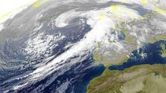 Imagen del frente asociado a la borrasca Claudia que llegar a Galicia este martes