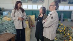 Botana con el alcalde de A Guarda durante su visita al puerto.