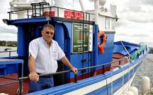 Juan Barreiro en la cubierta del barco �Aula del Mar�. 