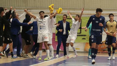 Celebracin de la victoria en A Malata.