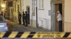 El tr�gico crimen se produjo en el n�mero 17 de la calle Loureiros de Santiago