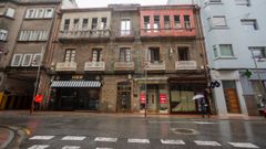 El edificio incendiado en Riestra, 4, en Pontevedra, que ahora habr� que demoler