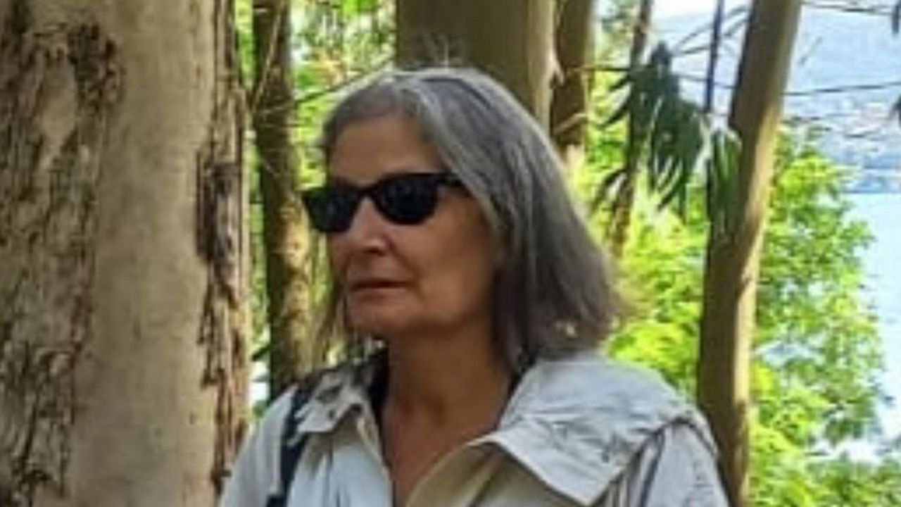 Marta Vilas presenta un libro sobre arquitectura parroquial y desarrollo urbanístico