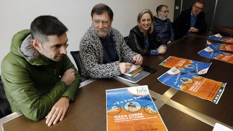 Iglesias (edil de Deportes), Villanueva (Tripenta Terras de Lugo), Loureiro, Rodrguez y Quintela (Egovarros), en la presentacin en el Concello del Nada e Corre de Viveiro