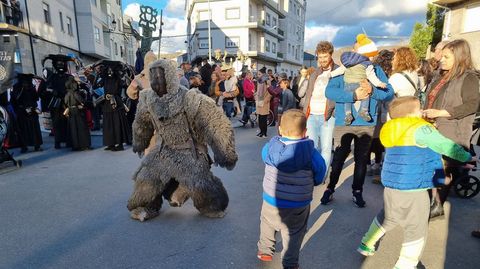 Viana acoge la mayor mascarada de la Pennsula Ibrica.Miles de personas disfrutaron del desfile.