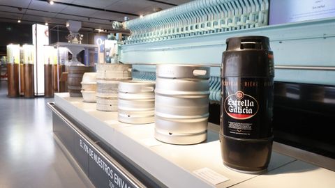 Los barriles de Estrella Galicia a lo largo de la historia.