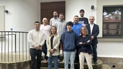 Elena Arce, segunda por la izquierda, junto a otros profesores de la EPEF y la EUDI que participan en el proyecto