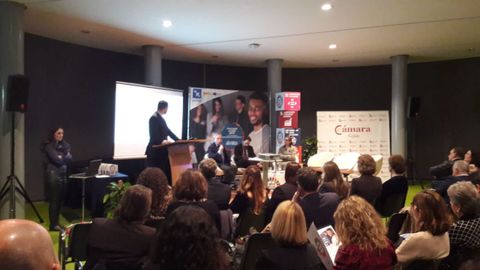 Asistentes al acto de entrega de los premios