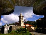 La �ltima plantaci�n de olivos en la comarca fue en la iglesia de Toba (Cee), en la imagen. 