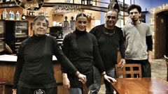 Mari Carmen de Prado, Pepe Esteban, Mari Jose Esteban y Jorge Martnez, en el restaurante mexicano El Compadre de Ourense.