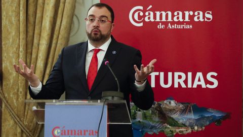 El presidente del Principado, Adri�n Barb�n, interviene este viernes en Madrid en el II Foro Inversi�n organizado por las c�maras de comercio asturianas bajo el lema  Asturias, tu nuevo destino de inversi�n empresarial .