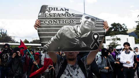 Cientos de personas participan este martes de una manifestacin en rechazo a la muerte del estudiante Dilan Cruz por un disparo de la polica antidisturbios