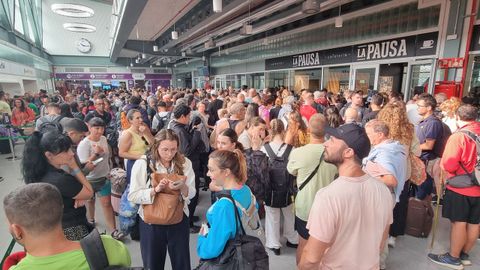 Pasajeros en la estación de tren de Santiago