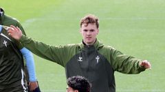El jugador del Celta Williot Swedberg, en un entrenamiento.