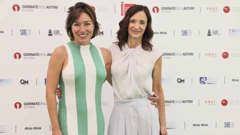 Lola Due�as y Ana Torrent, en la 80.� Mostra para presentar �Sobre todo de noche�.