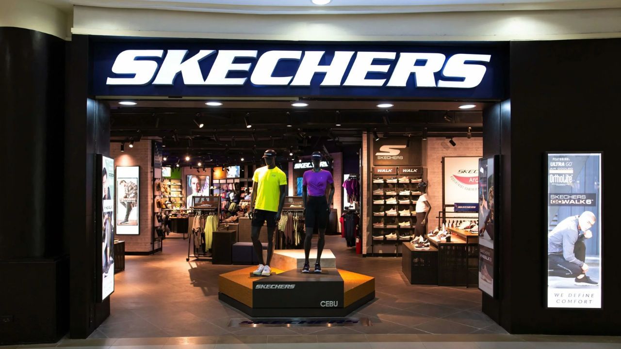 La sensación de ir flotando aunque no pares: Skechers con memory foam para caminar como en las nubes