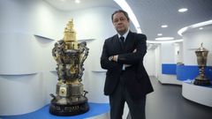 Tino Fern�ndez, en las oficinas del Deportivo en la plaza de Pontevedra