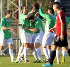 Los jugadores del Xove-Lago celebran el gol de Juanjo Coello. 
