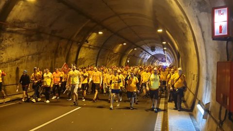 Marcha de los trabajadores de Vesuvius entre la f�brica y la Junta General del Principado de Asturias en Oviedo