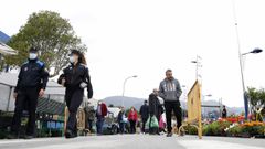 Primer mercadillo de alimentos en a Pobra do Carami�al