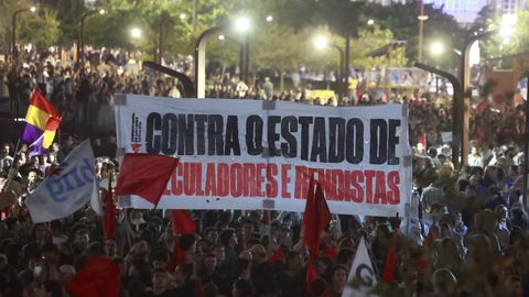 Manifestaci&oacute;n por la vivienda en las calles de A Coru&ntilde;a