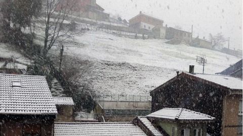 La nieve cubri� los alrededores de Pola de Laviana.La nieve cubri� los alrededores de Pola de Laviana
