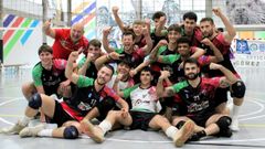 El conjunto de Ribeira se hizo con el t�tulo gallego sin ceder ni un solo set en la fase final.