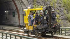 Simulacro de descarrilamiento de un tren de viajeros, con conato de incendio, en las inmediaciones de la boca norte de los t�neles de la Variante de Pajares, en septiembre