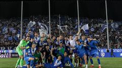 La plantilla del Brescia Calcio tras un partido de la Serie B.