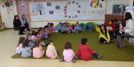 Os alumnos organizaron actividades de lectura para anci�ns e cativos. 
