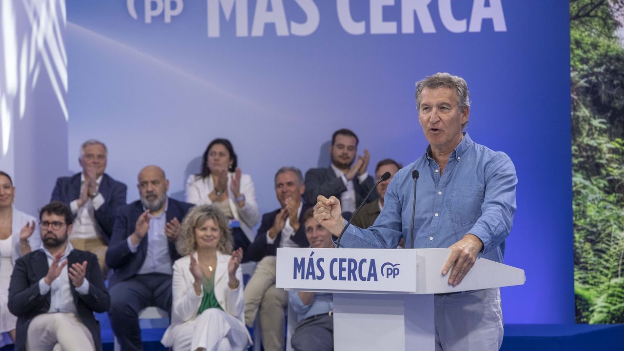 Feijoo exige «decencia, servicio y ambición» a sus candidatos para ganar las municipales