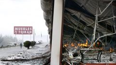 El incendio se produjo en la nave de Muebles Toir�n en abril del 2010