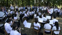 Actuaci�n de la banda Currelos en las fiestas de Escair�n en el 2006, en una imagen de archivo