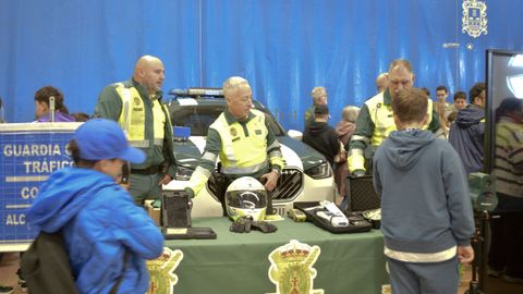 Despliegue de la Guardia Civil en Pontedeume. 