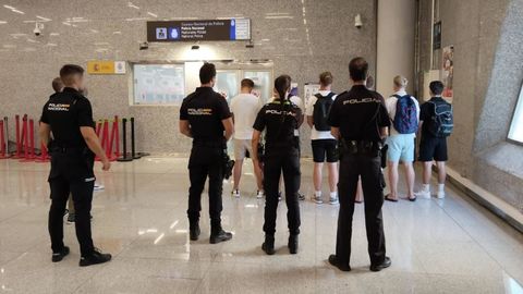 La Polica Nacional detuvo a los implicados en el aeropuerto cuando abandonaban el pas