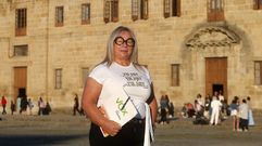 Julia Barreiro Cano, coordinadora de Vox en Monforte, fotografiada este martes en la explanada de la Compa��a