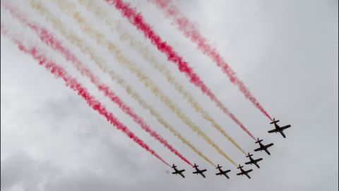 Desfile del Dia de la Fiesta Nacional: Homenaje a la bandera
