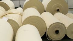 Rollos de tela en una f�brica textil. 