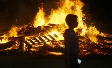 Las llamas reinaron en la comarca de O Saln�s en la noche m�s corta del a�o y su humo se dej� sentir durante muchas horas. 